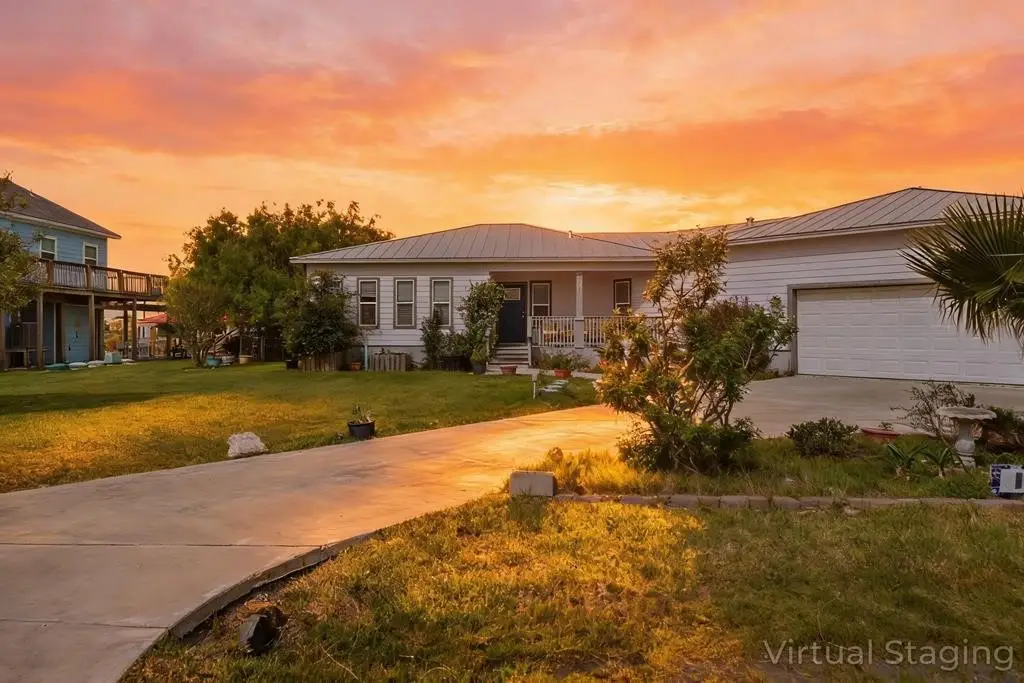 112 Ball Street, Rockport, TX 78382 - #1