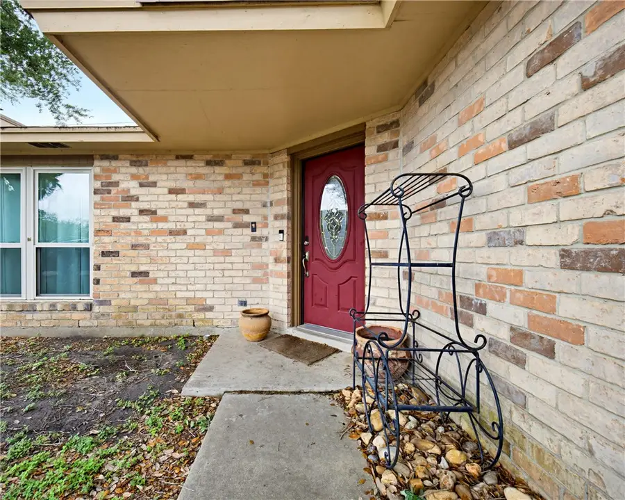 6725 Meadowbreeze Parkway, Corpus Christi, TX 78414 - #3