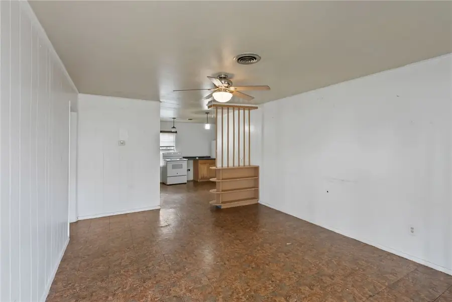 539 W Nelson Avenue, Aransas Pass, TX 78336 - #2