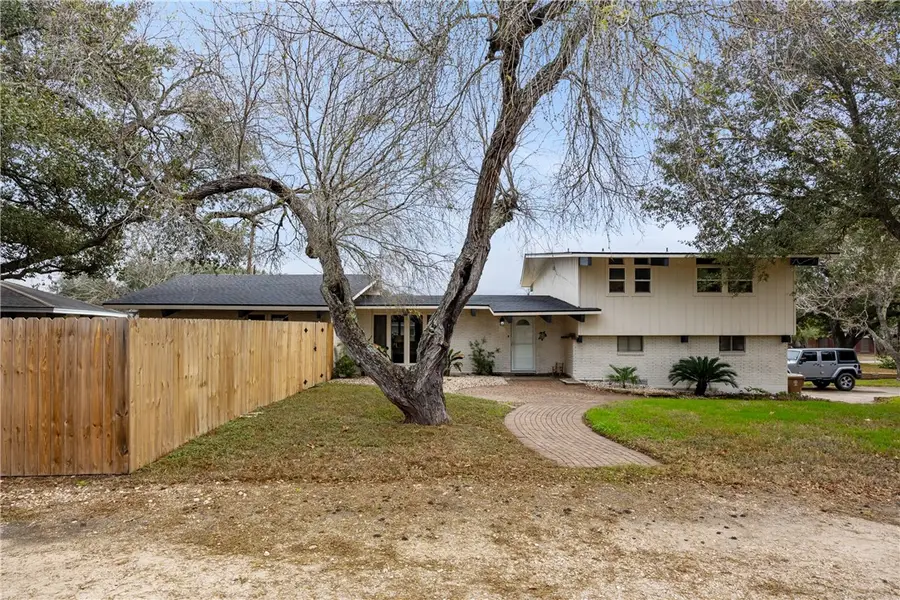 11102 Birdwood, Corpus Christi, TX 78410 - #2