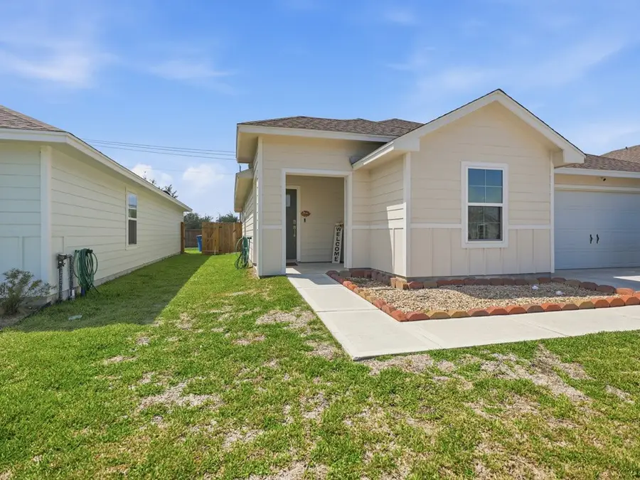 106 Montego Drive, Rockport, TX 78382 - #2