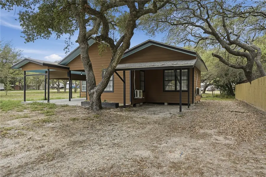 944 S Lamont Street, Aransas Pass, TX 78336 - #3