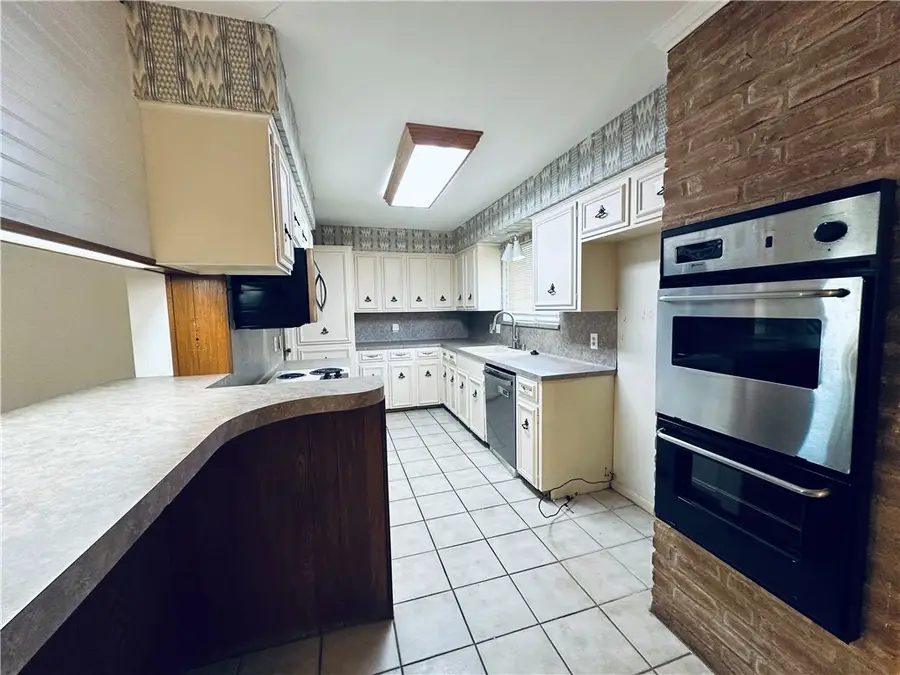 214 Sabine Street, Portland, TX 78374 - #3