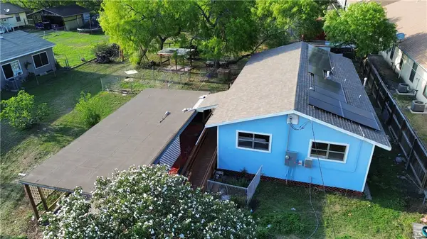 227 1/2 W Corral Avenue, Kingsville, TX 78363