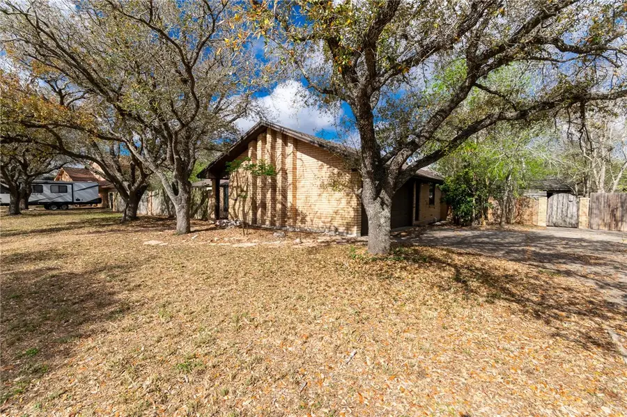 743 Retama Avenue, Taft, TX 78390 - #2