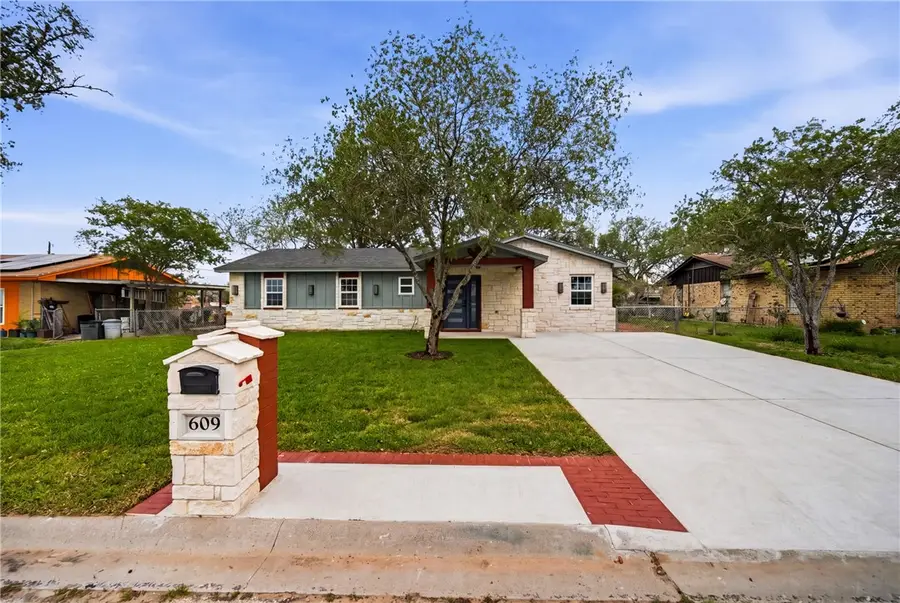 609 W Panpama Drive, San Diego, TX 78384 - #2