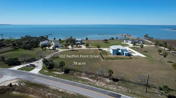 102 Redfish Point Drive, Rockport, TX 78382