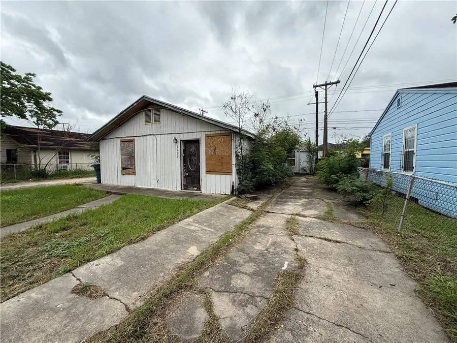 2201 Bolivar Street, Corpus Christi, TX 78416 - #2