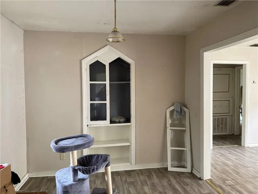 1131 E 5th Street, Alice, TX 78332 - #3