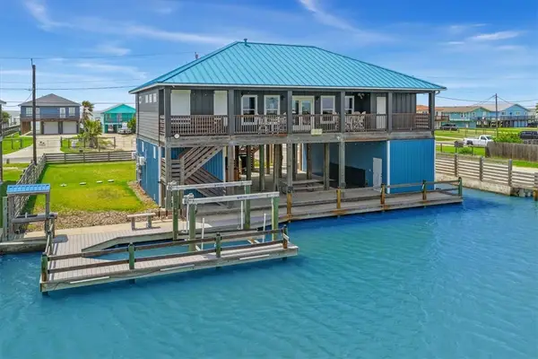 106 Belaire Drive, Rockport, TX 78382