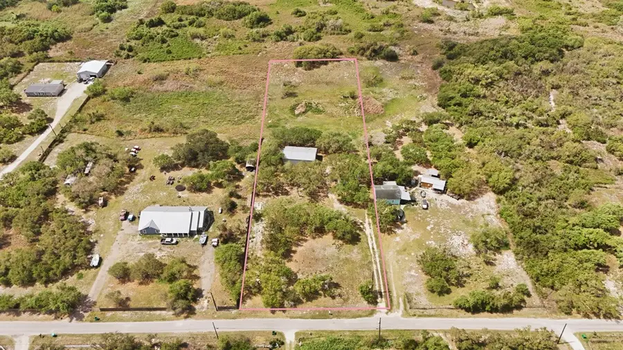 1203 W Young Avenue, Aransas Pass, TX 78336 - #2