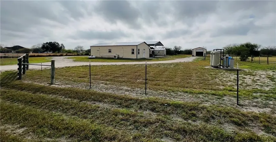 202 County Road 3061, Orange Grove, TX 78372 - #2