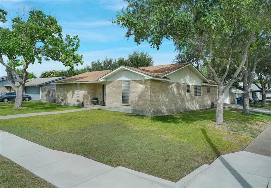 6205 Londonderry Drive, Corpus Christi, TX 78415 - #2