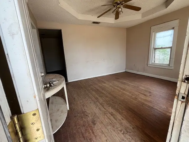 310 W Tilley Street, Hebbronville, TX 78361 - #3