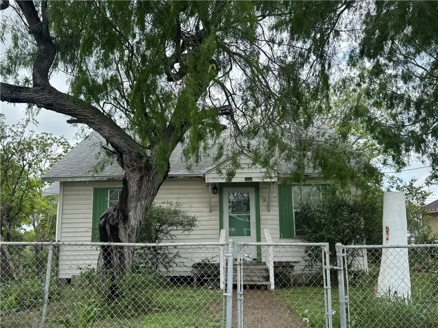 635 Victoria Avenue, Taft, TX 78390 - #3