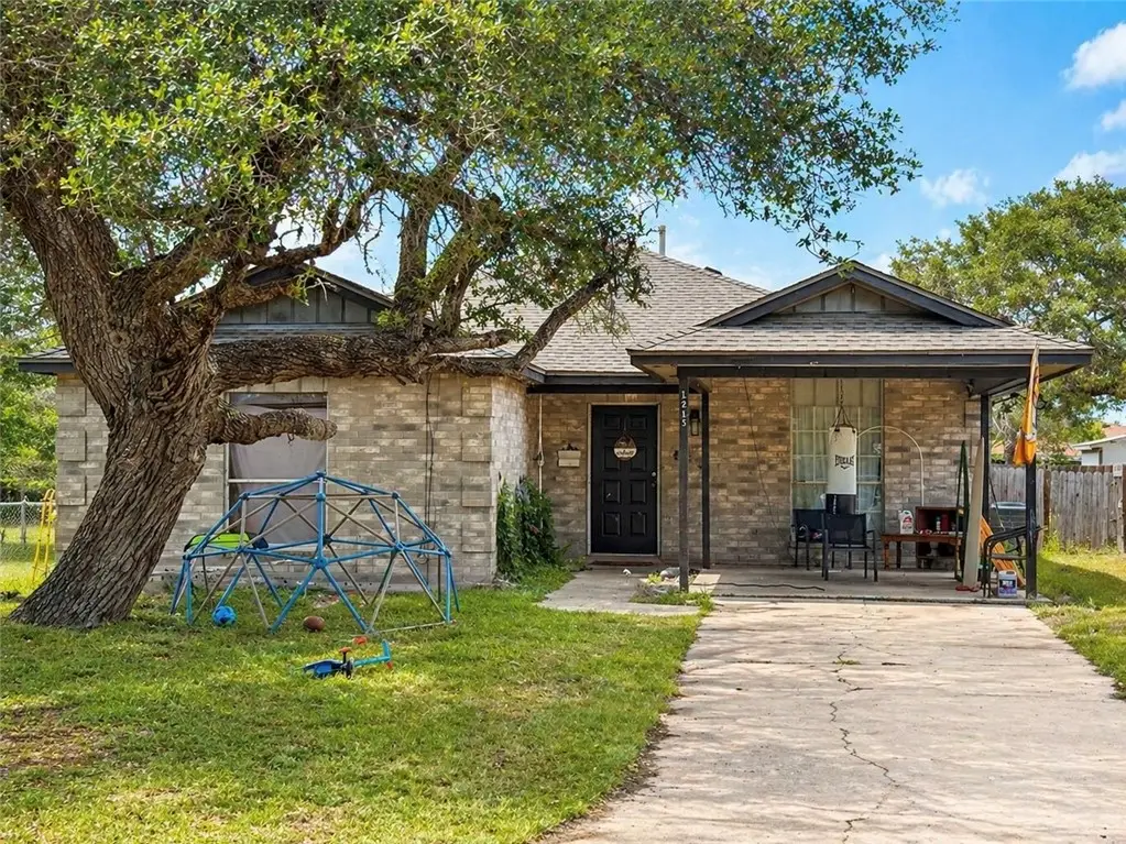 1215 S Whitney Street, Aransas Pass, TX 78336 - #1