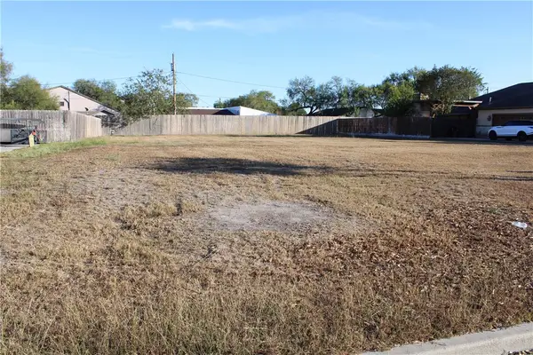 1574 Wildwood Trail Boulevard, Kingsville, TX 78363