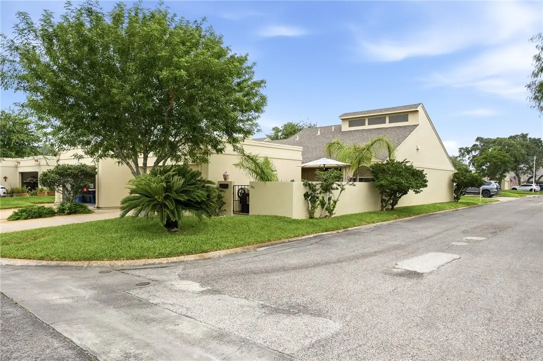 107 Pebble Creek Drive, Rockport, TX 78382 - #1