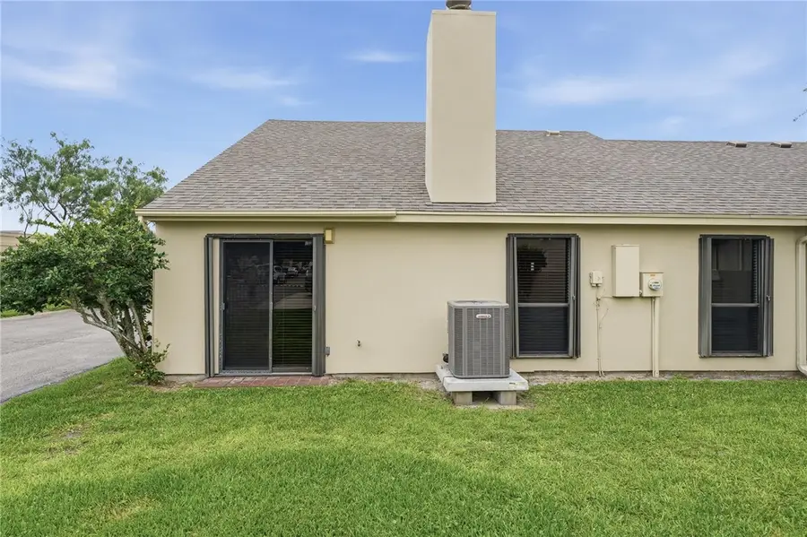 107 Pebble Creek Drive, Rockport, TX 78382 - #3
