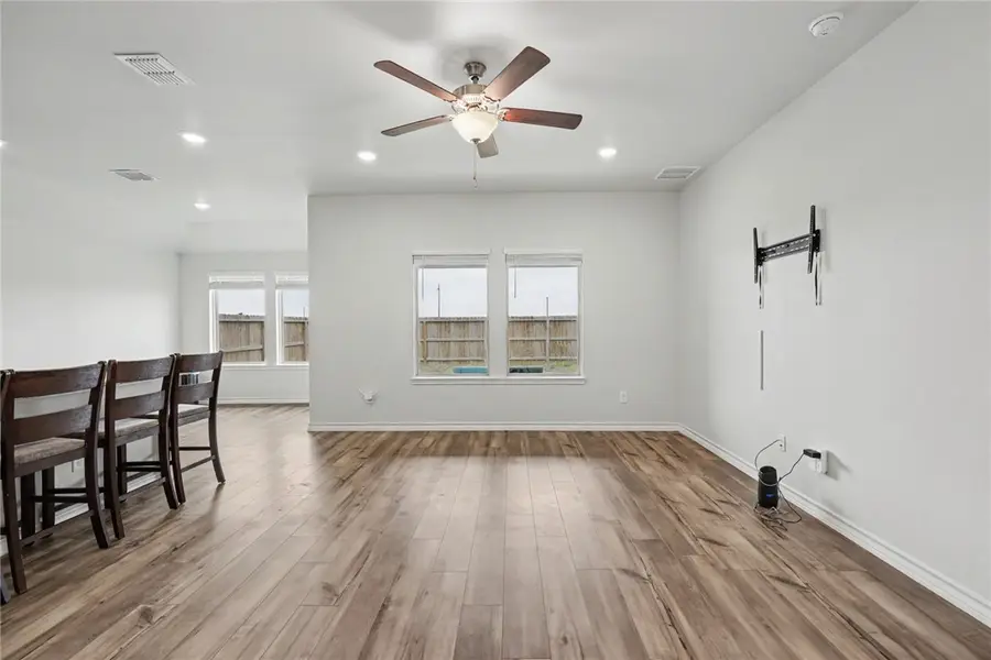 138 Donegal Street, Sinton, TX 78387 - #3