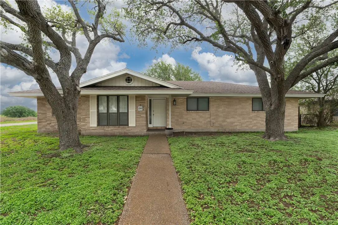 750 Retama Avenue, Taft, TX 78390 - #1