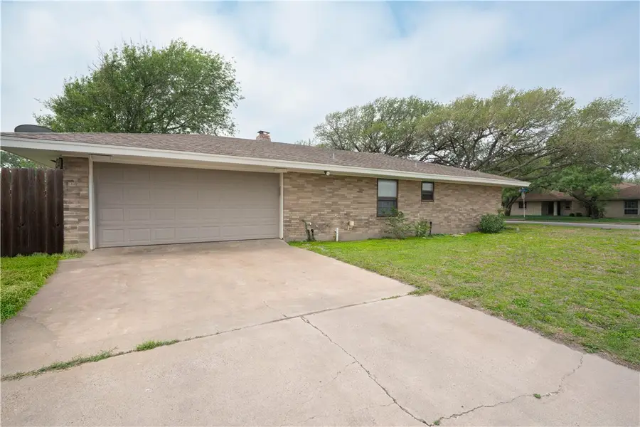 750 Retama Avenue, Taft, TX 78390 - #3