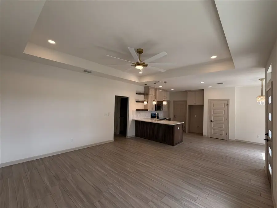 542 Balboa Street, Corpus Christi, TX 78405 - #2