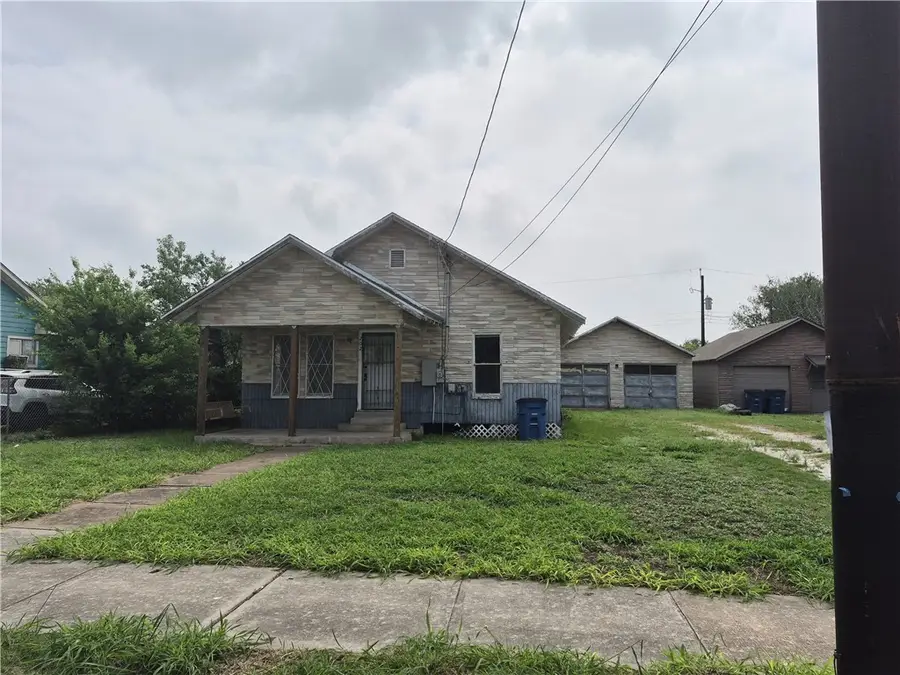202 N Gregory Street, Gregory, TX 78359 - #2