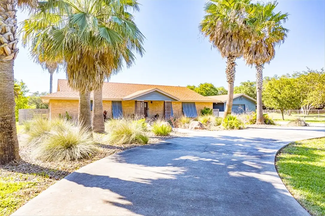 1602 S Avenue A, Aransas Pass, TX 78336 - #1