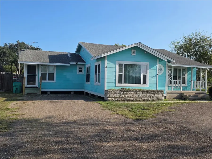 325 S Saunders Street S, Aransas Pass, TX 78336 - #2