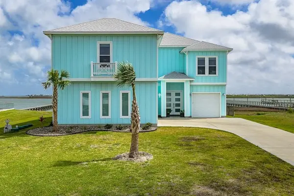 9 Northpointe Drive, Rockport, TX 78382