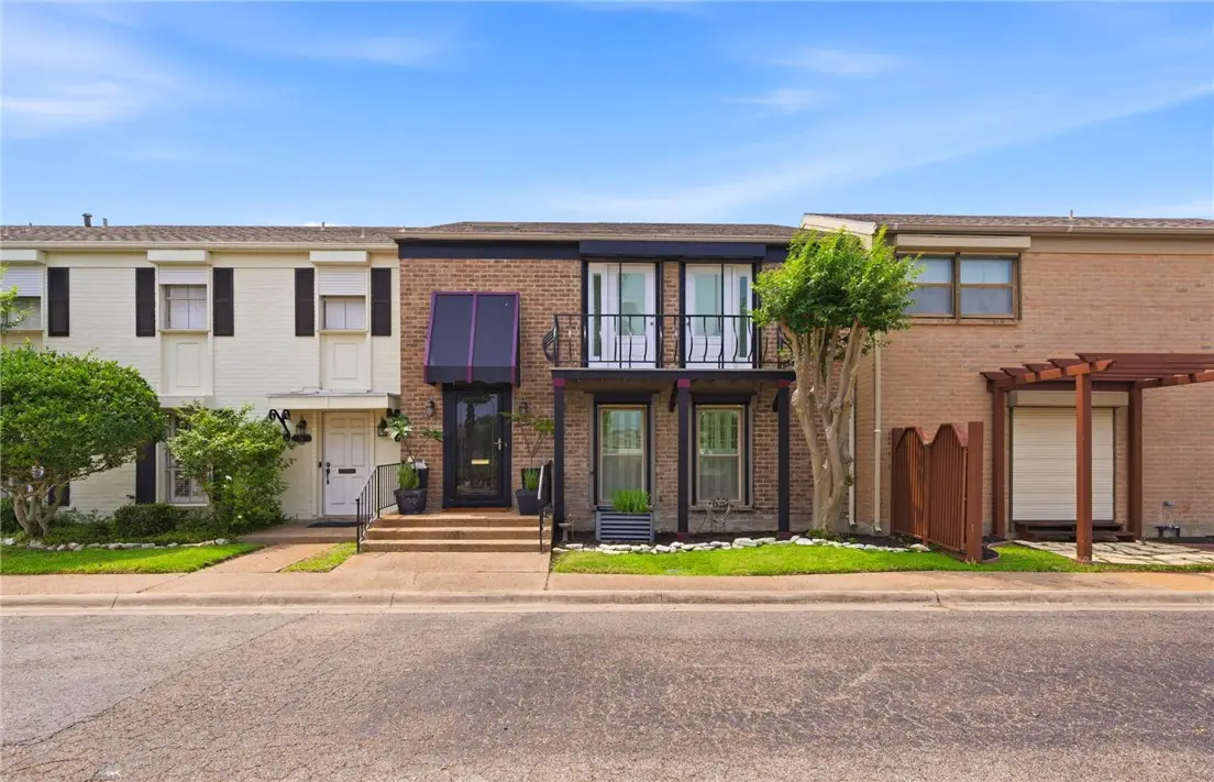 17 Rock Creek Drive, Corpus Christi, TX 78412 - #1