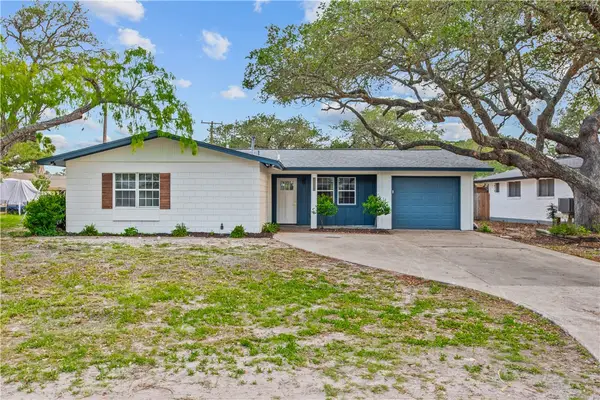 1907 Johnson Avenue, Rockport, TX 78382