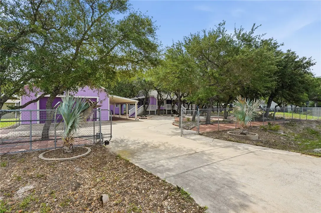 318 Traylor Avenue, Rockport, TX 78382 - #1