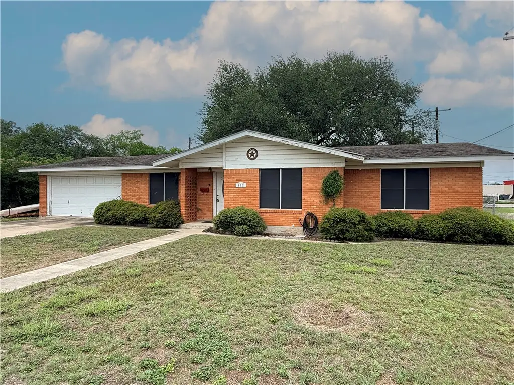 612 Short Street, Sinton, TX 78387 - #1