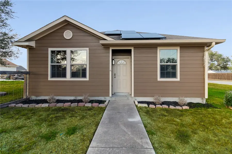 402 W Sullivan Street, Skidmore, TX 78389 - #2