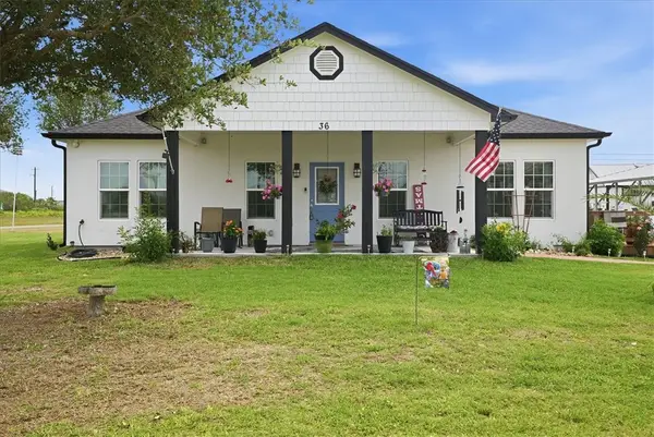 36 W Green Oak, Rockport, TX 78382