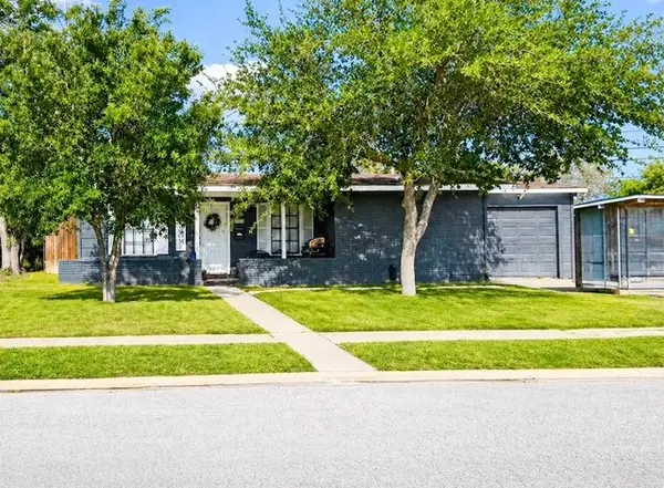 310 S 20th Street, Kingsville, TX 78363