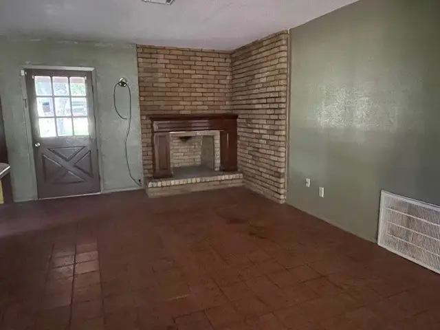 710 W Kohler Street, Hebbronville, TX 78361 - #2