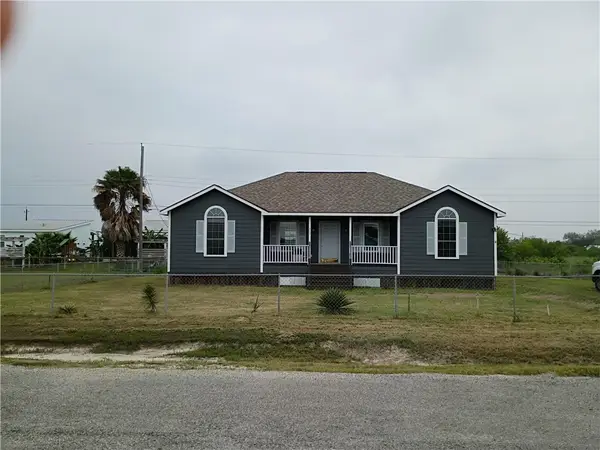 315 Rustic Oak Lane, Rockport, TX 78382