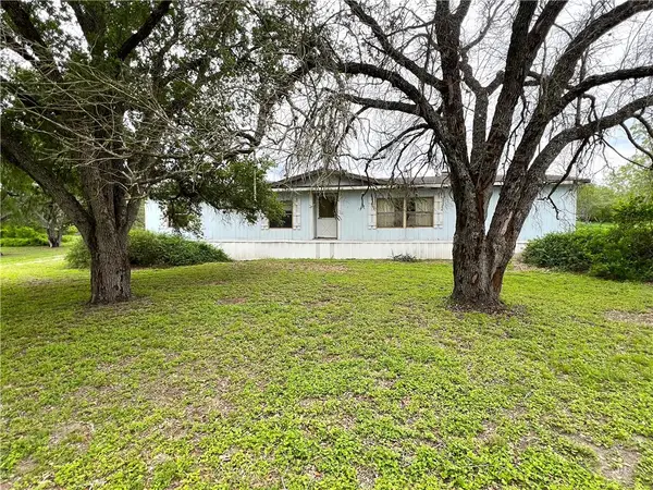 107 Lago Drive, Sandia, TX 78383