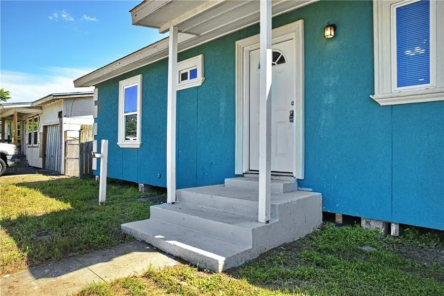 1721 Hickory Place, Corpus Christi, TX 78416 - #2