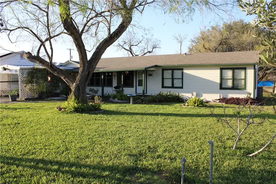 316 E Hoffman Avenue, Kingsville, TX 78363 - #2