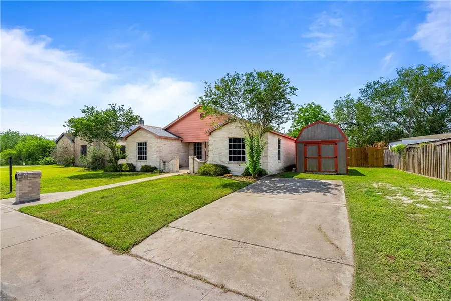 1205 Wyoming Street, Alice, TX 78332 - #3