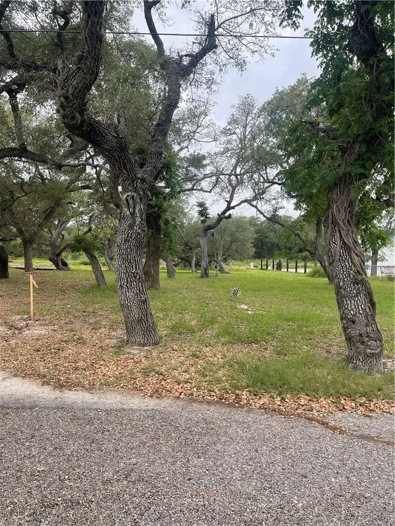 207 S 9th Street, Rockport, TX 78382 - #2