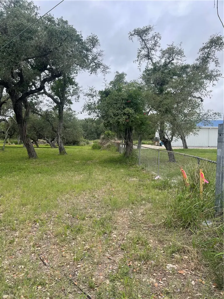 207 S 9th Street, Rockport, TX 78382 - #3