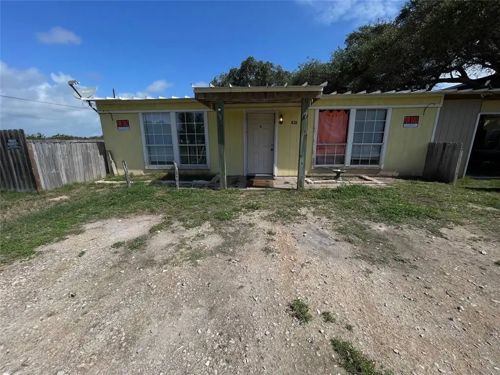 420 W Linden Street, Rockport, TX 78382 - #1