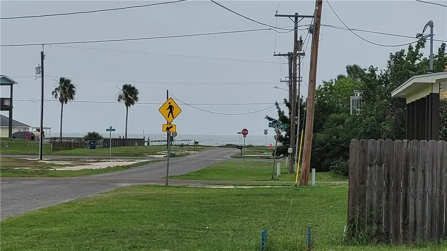 1404 S Church Street, Rockport, TX 78382 - #2