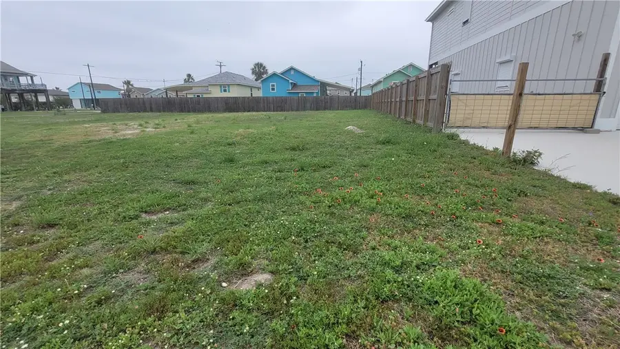 1404 S Church Street, Rockport, TX 78382 - #3
