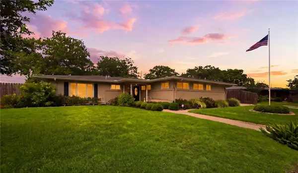 472 Barracuda Place, Corpus Christi, TX 78411